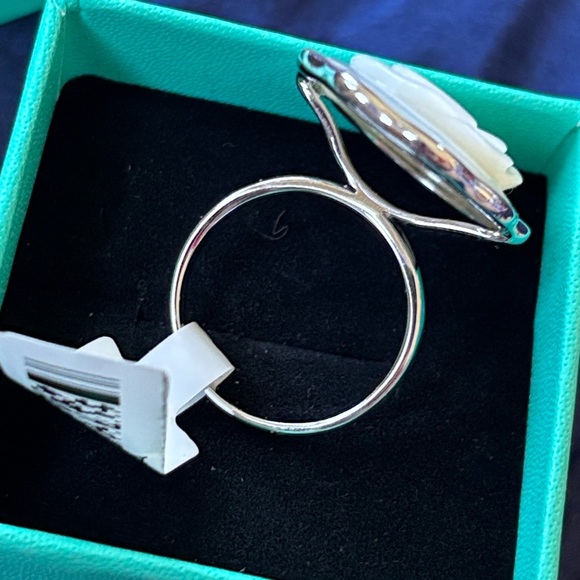 Vintage DK Sterling Silver 925 Mother of Pearl Rose Carved Ring Scalloped Bezel - Picture 9 of 15